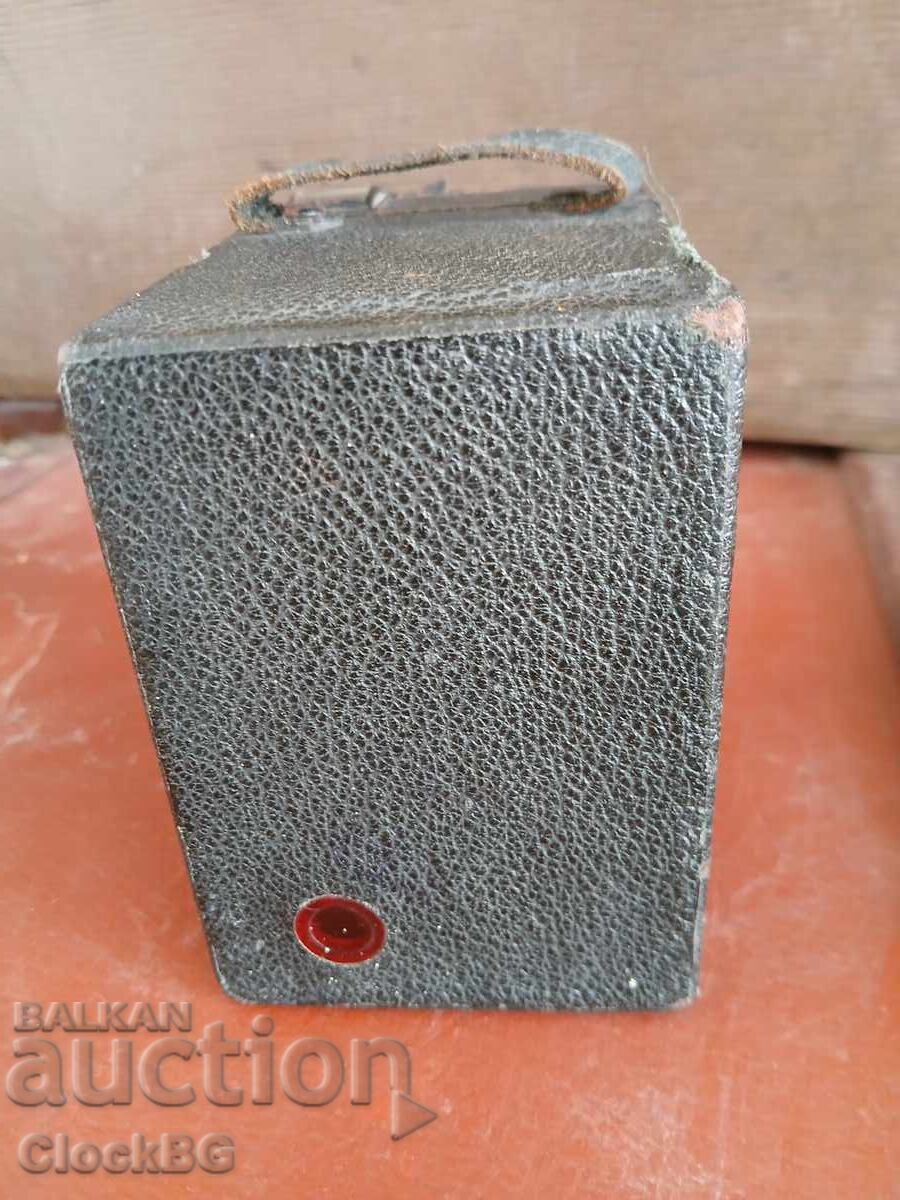 Παράδοση Φωτογραφική μηχανή Zeiss Ikon Erabox (περίπου 1937–1938) Παράδοση Φωτογραφική μηχανή Zeiss Ikon Erabox (περίπου 1937–1938)