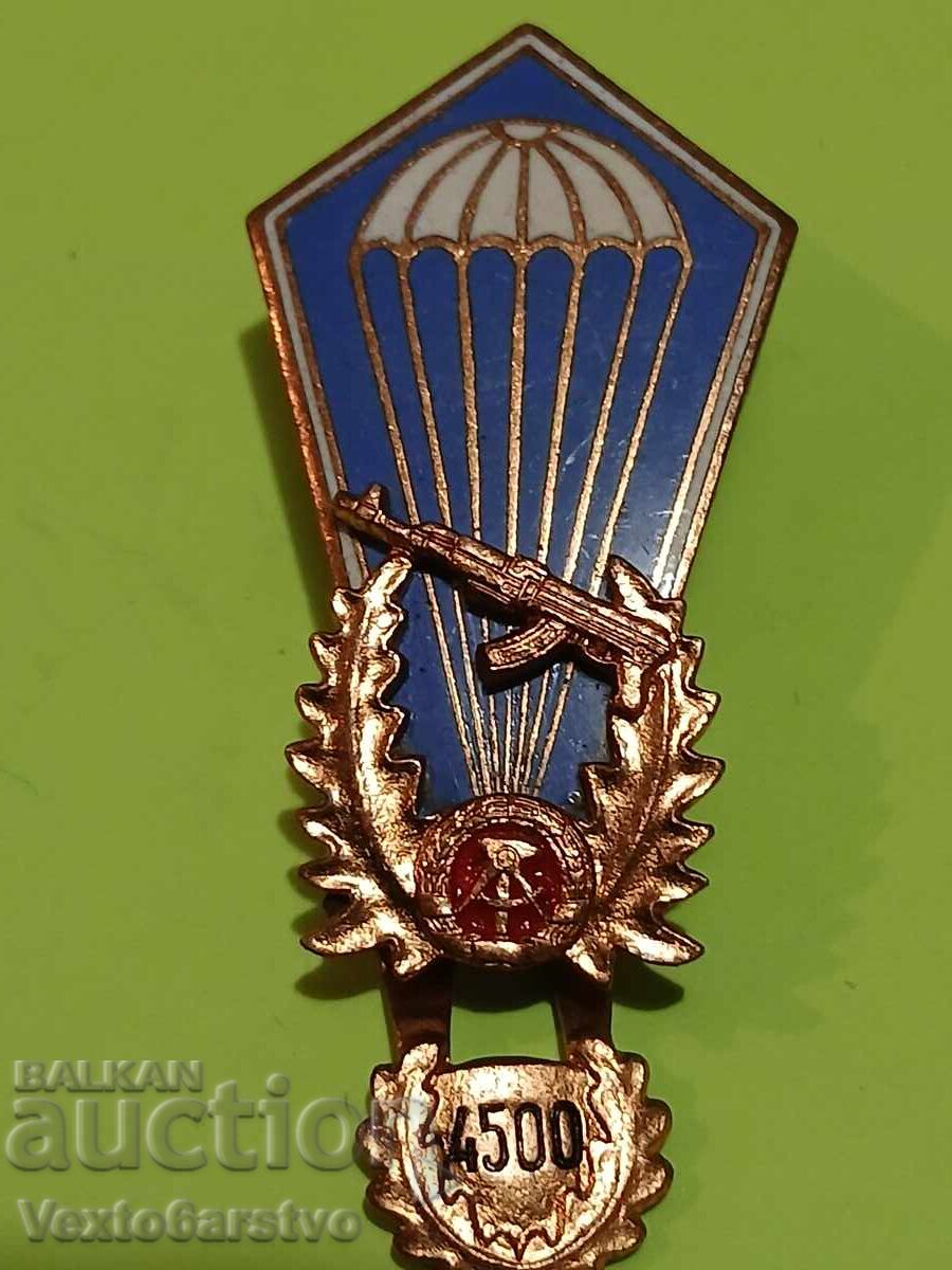 Delivery of BADGE-LAPEL PIN-GDR-4500 JUMPS.RRRRR