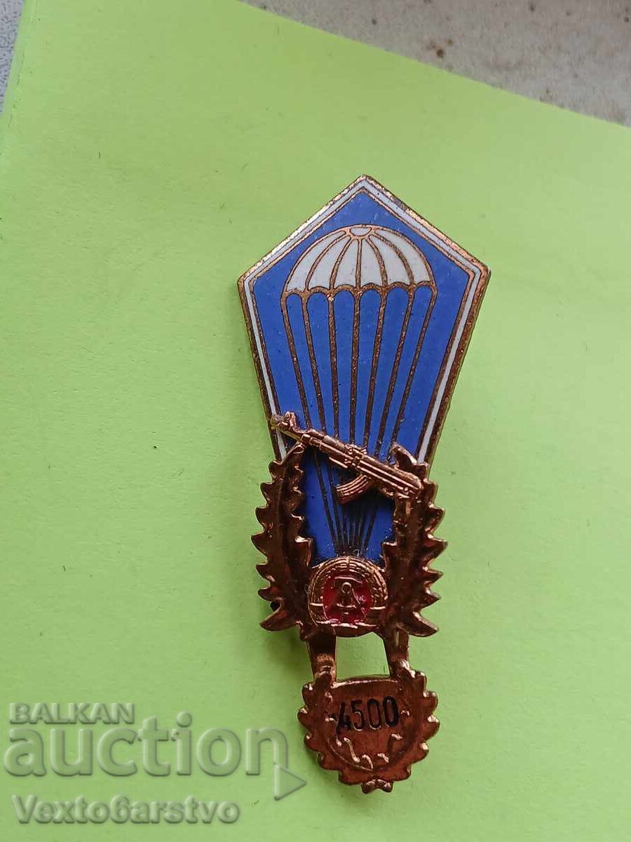 BADGE-LAPEL PIN-GDR-4500 JUMPS.RRRRR