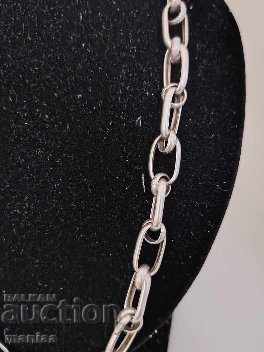 Μαζική ασημένια αλυσίδα με τιμή 135.00 € Μαζική ασημένια αλυσίδα με τιμή 135.00 €