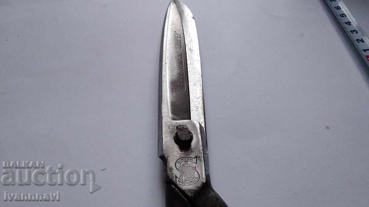 Delivery of SOLINGEN - SINGER advertising sewing scissors large rare