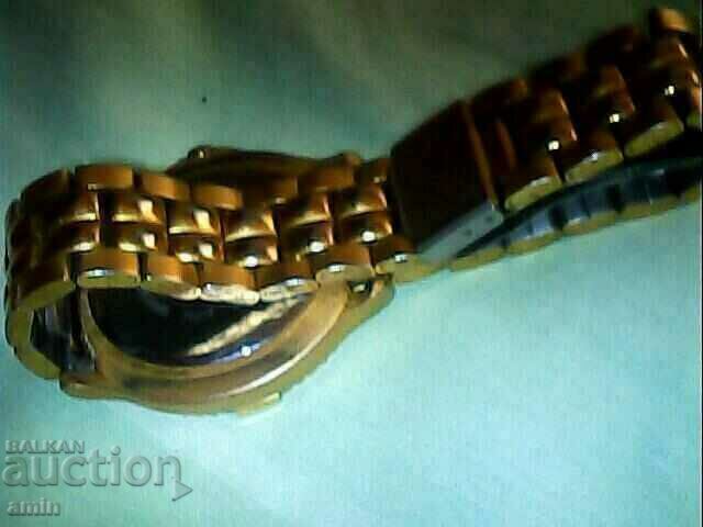 Delivery of beautiful gold-plated 4-case majist works libsva batri
