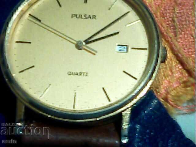 Beautiful 4-hour watch, works, no scratches, gold-plated with price 10.00 €