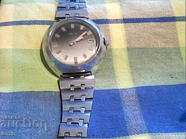 Watch works perfectly with price 10.00 € Watch works perfectly with price 10.00 €