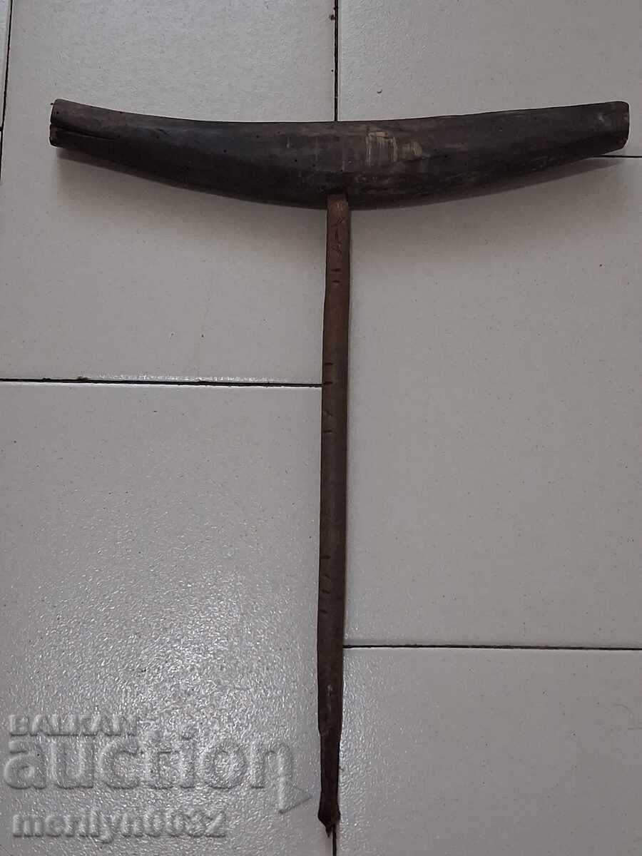 Auction  Old carpentry drill, matcap, drill, tool