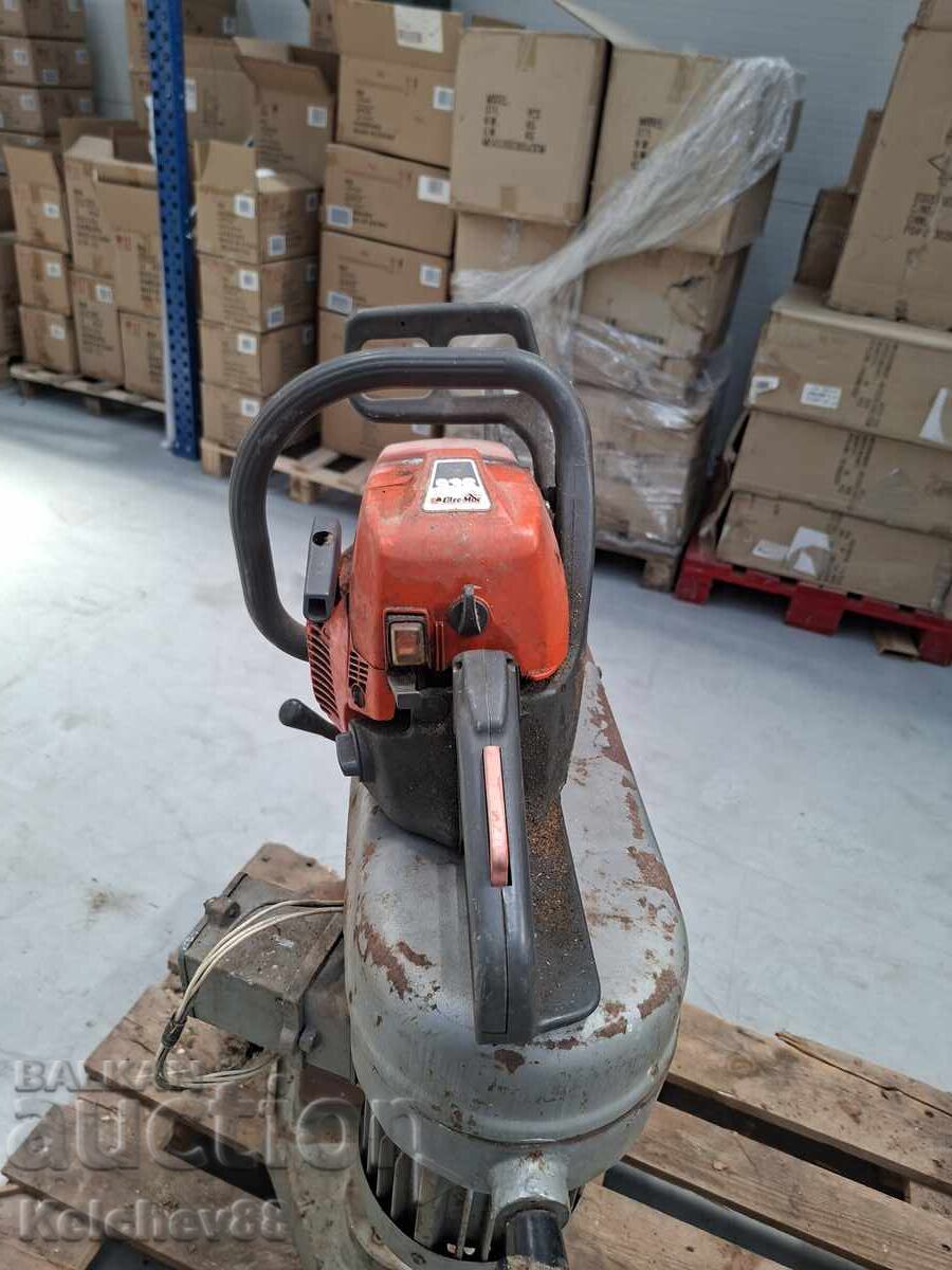 Delivery of Petrol chainsaw