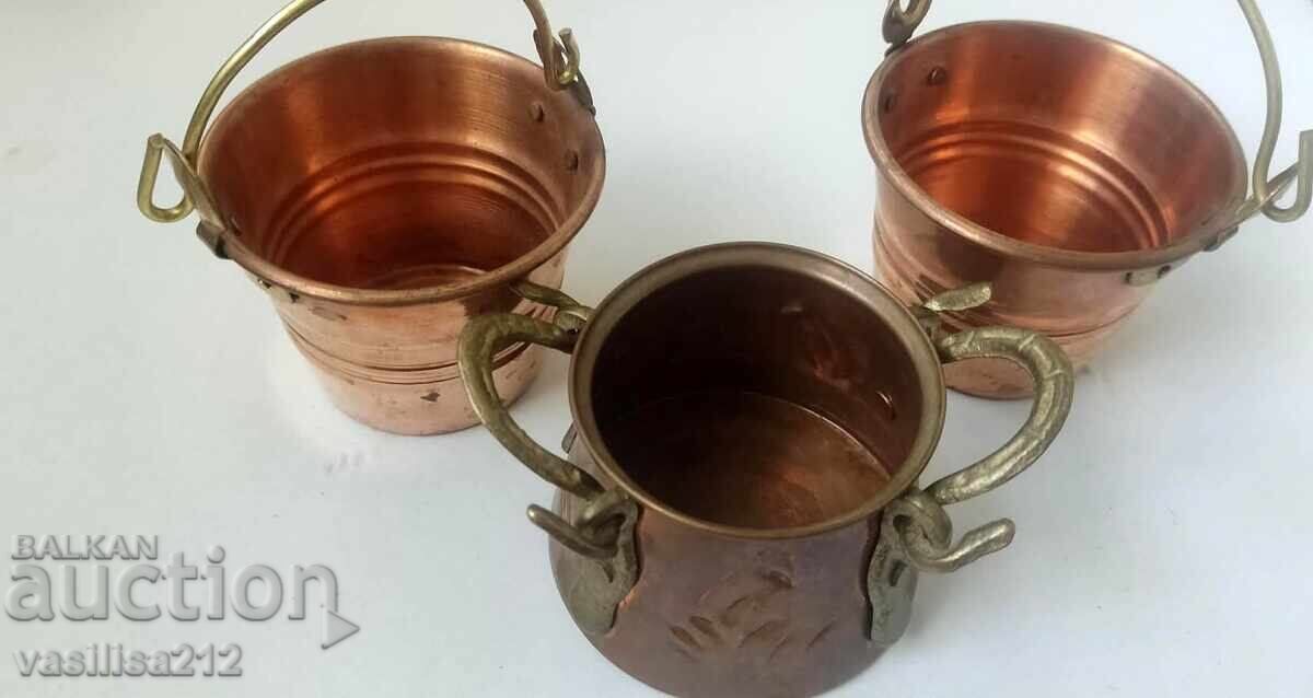 Παρτίδα χάλκινα καρδάρια, μικρά με τιμή 20.00 €