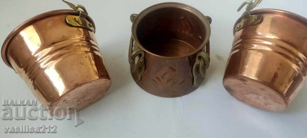 Παράδοση Παρτίδα χάλκινα καρδάρια, μικρά