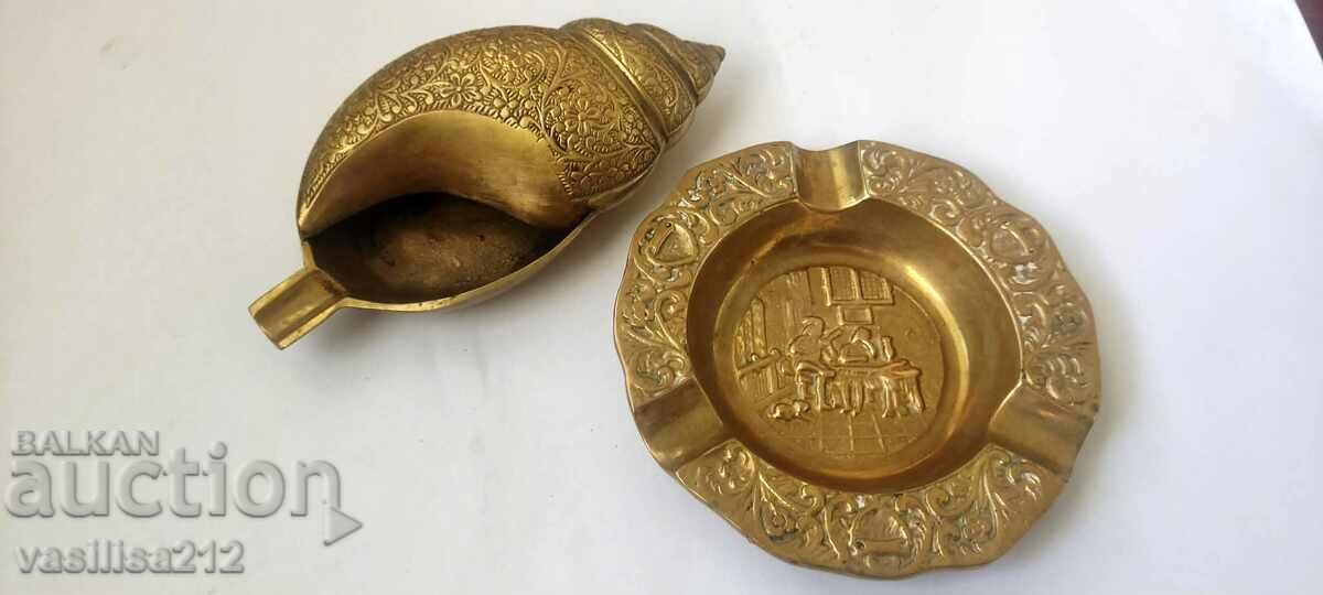 Massive bronze ashtrays, 2 pcs with price 20.00 €