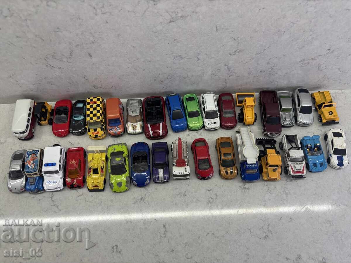 33 колички играчки с цена 40.00 €