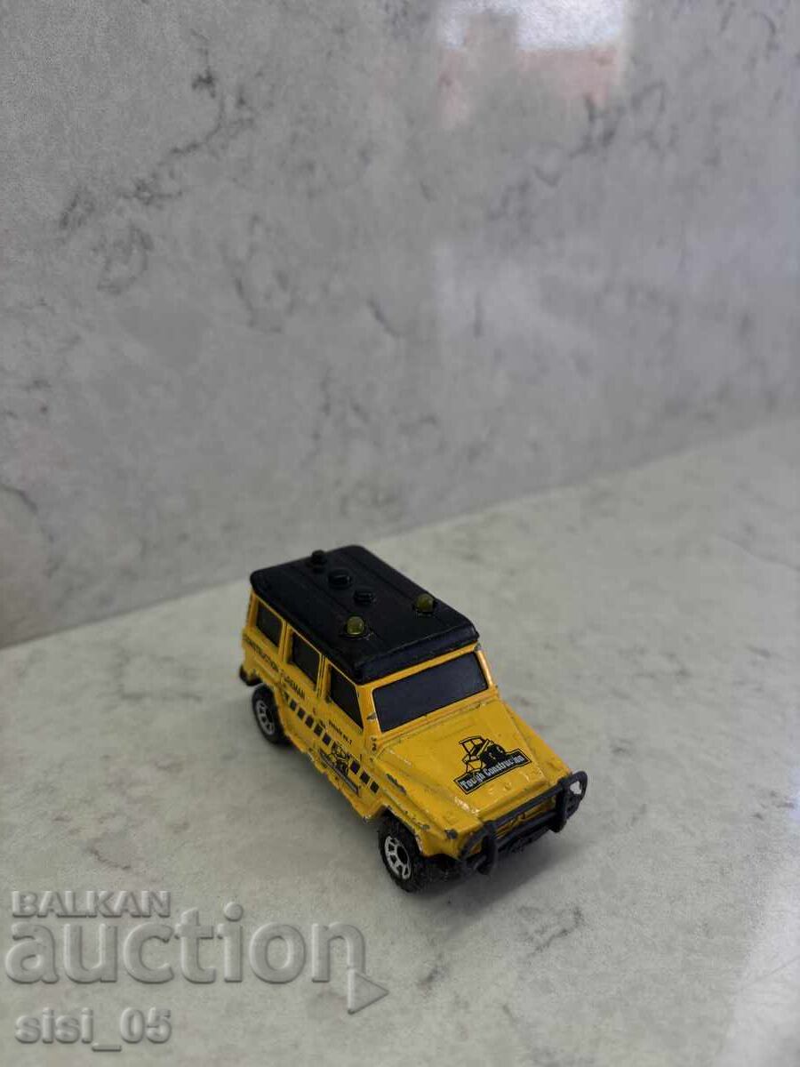 Delivery of Matchbox Mercedes-Benz 280 GE toy car