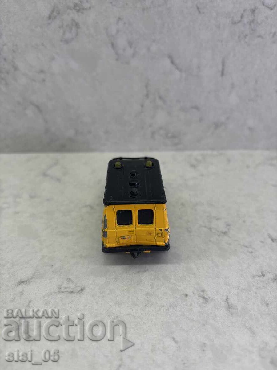 Matchbox Mercedes-Benz 280 GE toy car - 7