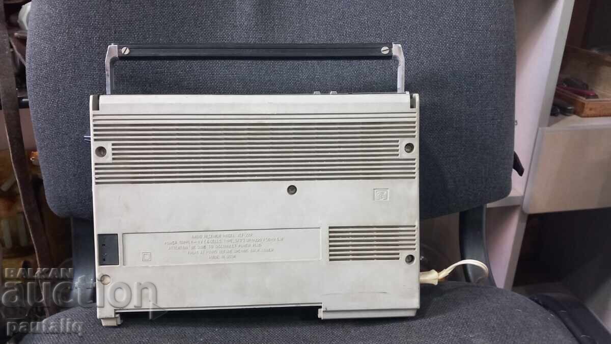 Delivery of Vintage radio transistor Vef 222
