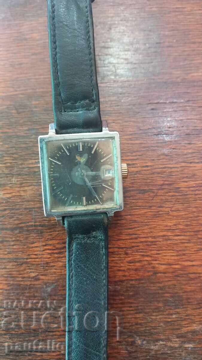 Ръчен дамски часовник Луч с цена 3.00 €