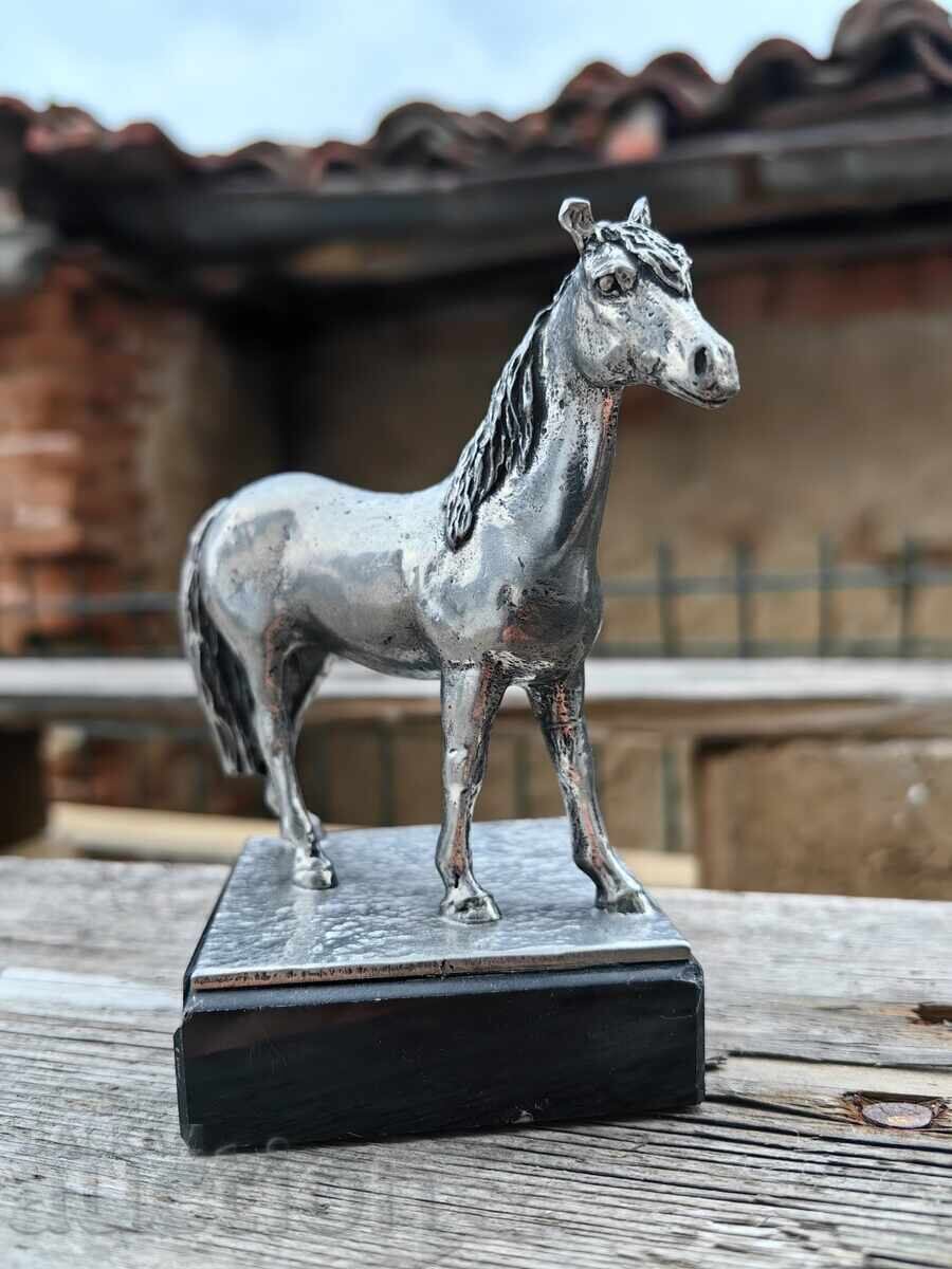 0.590 КГ МАЛКА ТЕЖКА СКУЛПТУРА ПЛАСТИКА ФИГУРА ФИГУРКА КОН с цена 45.00 €