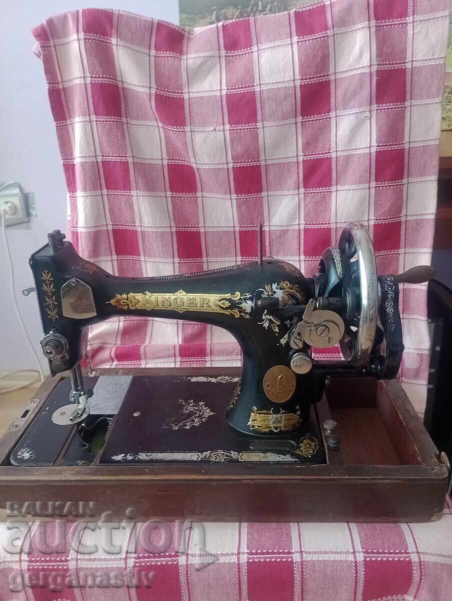 Старинна шевна машина Singer с цена 39.00 €