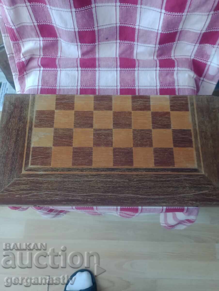 Старинна кутия за шах/табла с цена 10.00 €