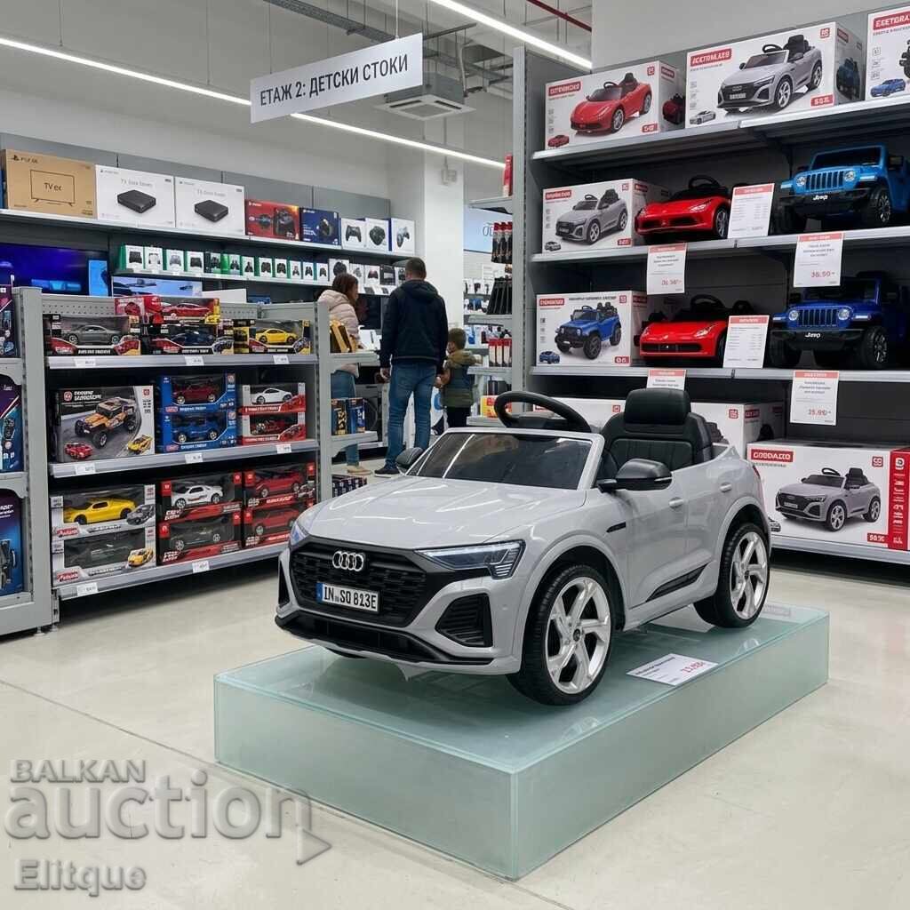 Детска акумулаторна кола Audi RS Q8 12V - Дистанционно управ