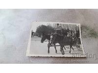Fotografie Sofia Ofițeri și soldați cu o căruță pe stradă